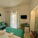 Konukevi Il Balcone Sul Corso 3*