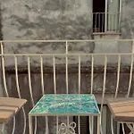 Konukevi Il Balcone Sul Corso 3*
