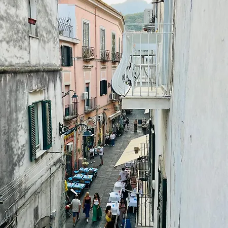 Konukevi Il Balcone Sul Corso Vietri
