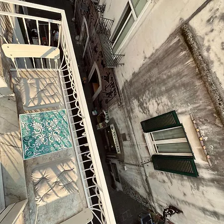 Konukevi Il Balcone Sul Corso 3*