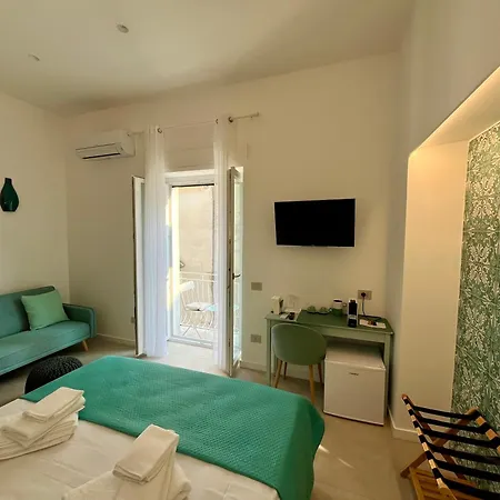 Konukevi Il Balcone Sul Corso 3*