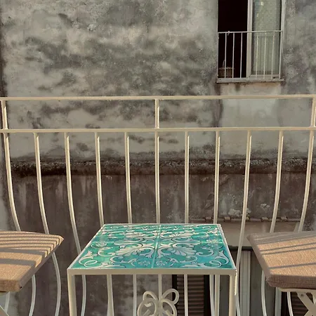Konukevi Il Balcone Sul Corso 3*